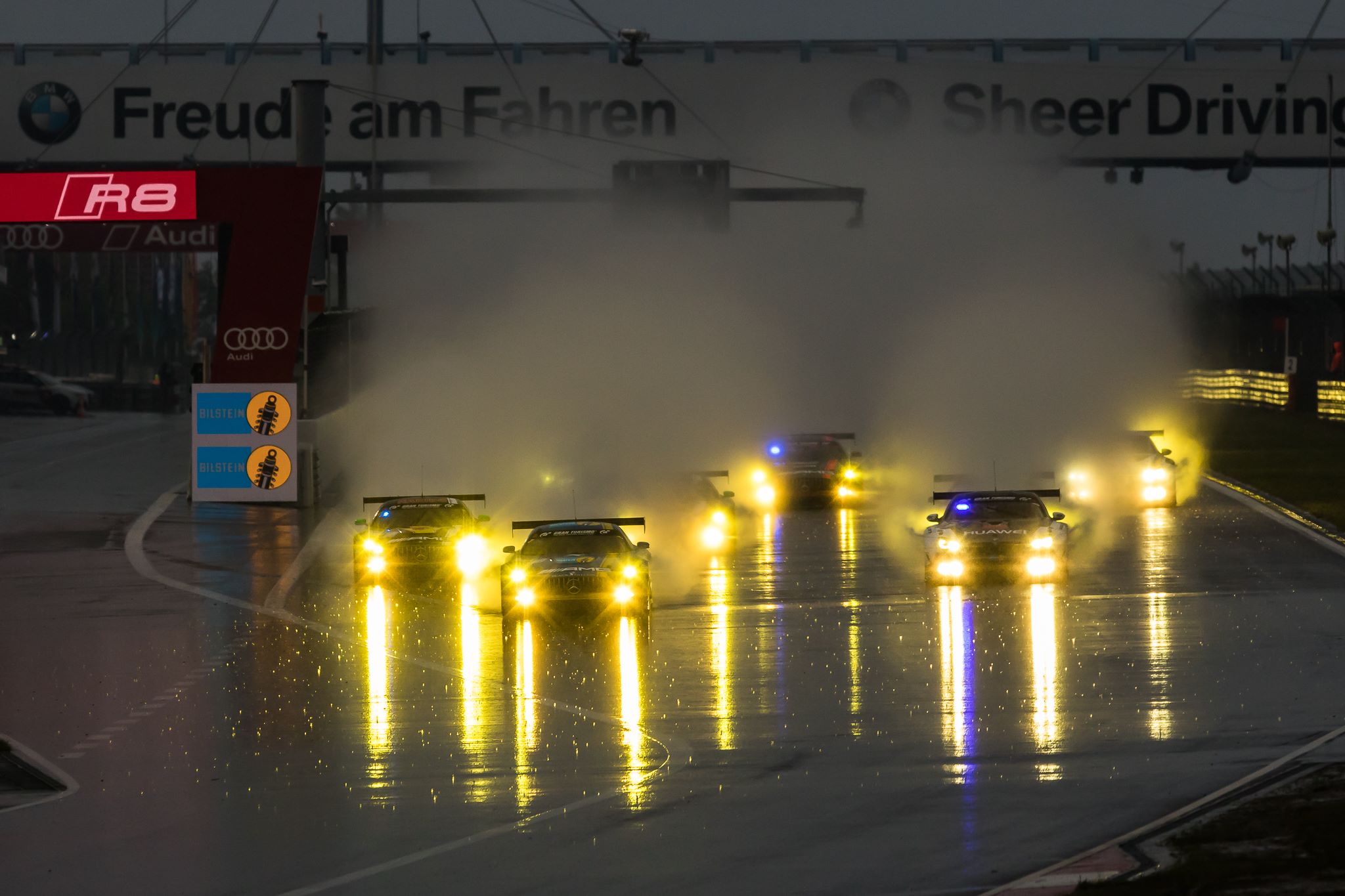 N’ring 24: Sternenkrieger dominieren nach Einbruch der Dunkelheit